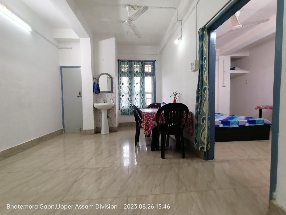 Jorhāt Taj Residency Holiday Homestay -Entire 1Bhk & 2Bhk Private Apartments -Call 767Ooo54Oo מראה חיצוני תמונה
