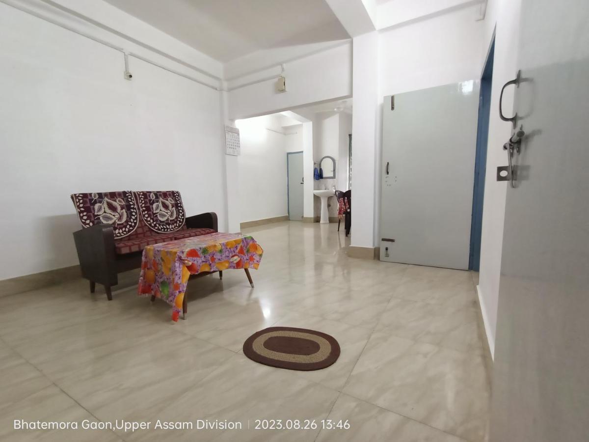 Jorhāt Taj Residency Holiday Homestay -Entire 1Bhk & 2Bhk Private Apartments -Call 767Ooo54Oo מראה חיצוני תמונה